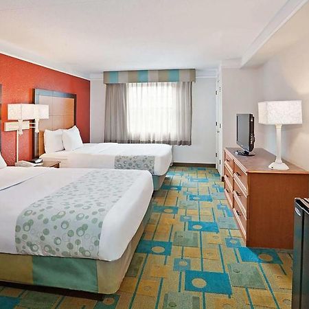 Norwood Inn & Suites Merrillville Buitenkant foto
