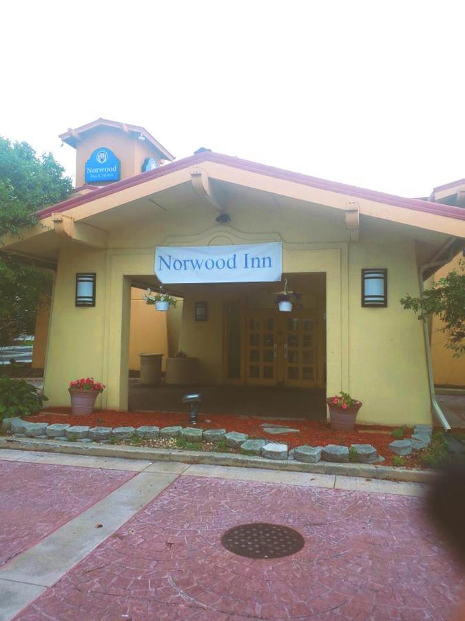 Norwood Inn & Suites Merrillville Buitenkant foto