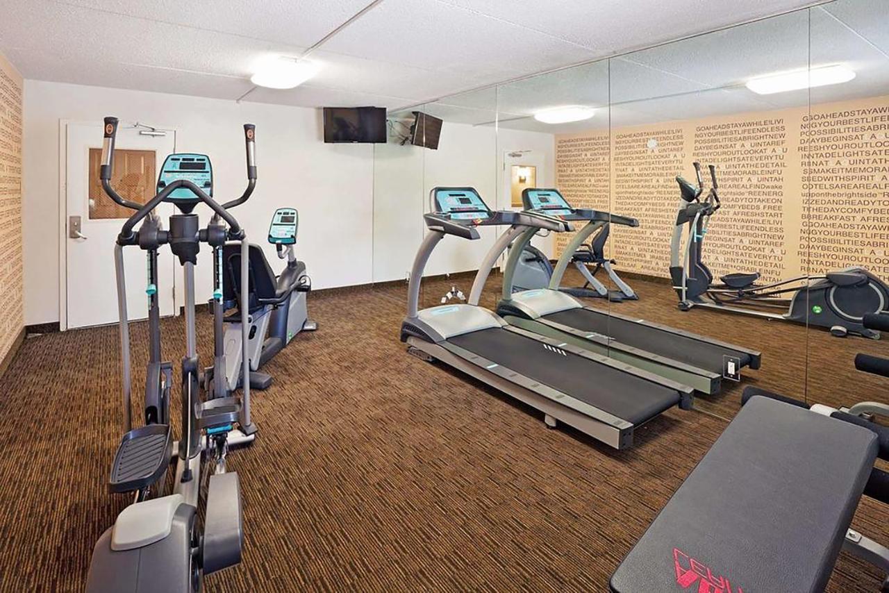 Norwood Inn & Suites Merrillville Buitenkant foto
